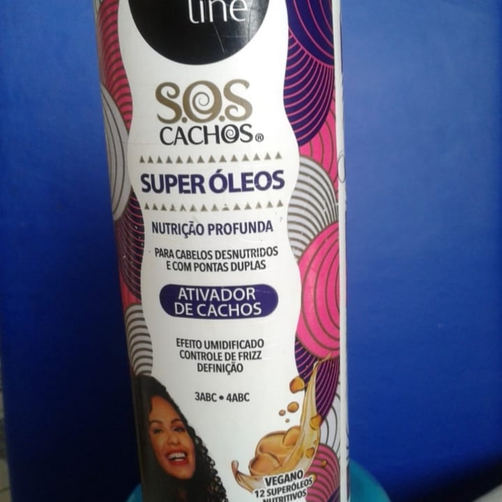 photo of Salon line Ativador de Cachos SOS Super Óleos shared by @claudiaoliveira on  23 Apr 2022 - review