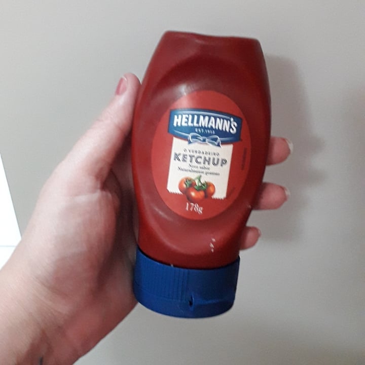photo of Hellmann’s Classic ketchup shared by @lulourenco on  30 Apr 2022 - review