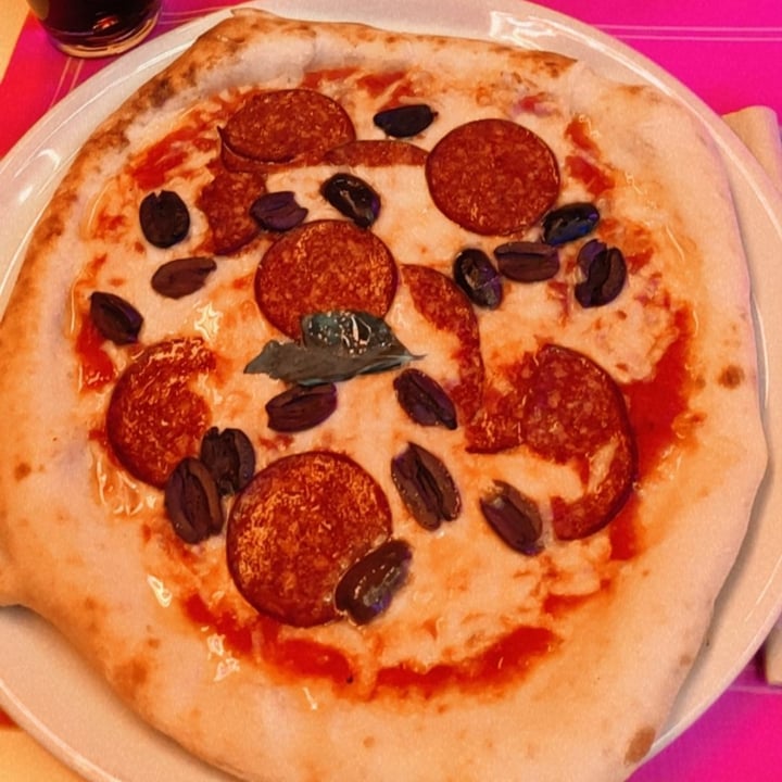 photo of New Freedom Cakes Café Pizza pepperoni picante shared by @ramseier on  20 Oct 2022 - review
