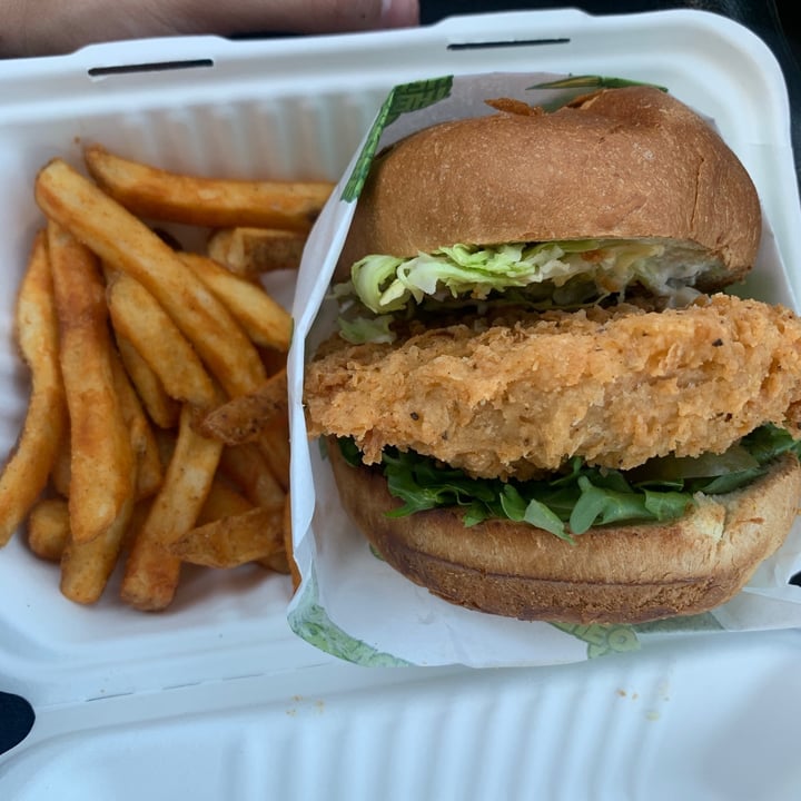 photo of The Original Herbivore Chick’n Sandwich shared by @gabywoofwoof on  28 May 2021 - review