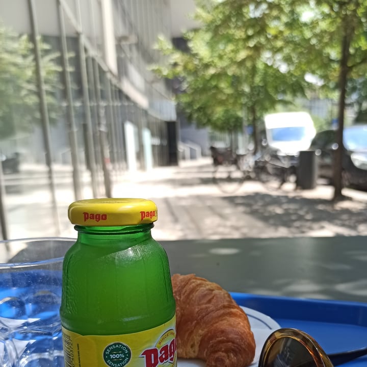 photo of Bar Atlantic Croissant Vegano Albicocca shared by @fraveg15 on  05 Jul 2022 - review