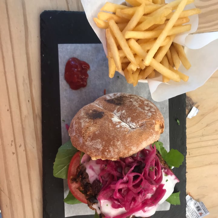 photo of The Gardeners Cottage Restaurant Vegan Veggie Burger shared by @emily04 on  06 Nov 2021 - review