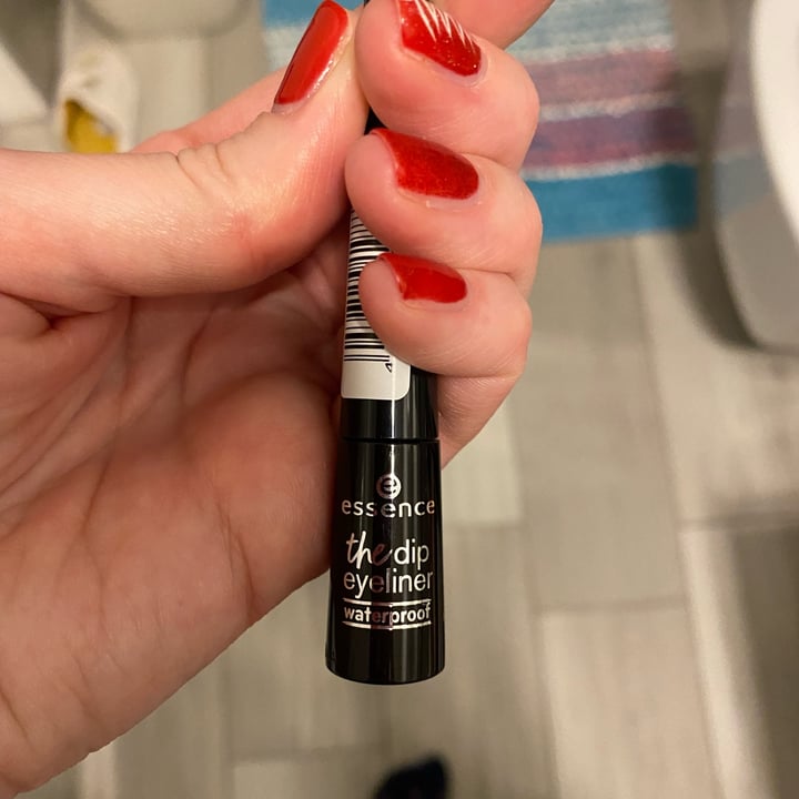 Essence Cosmetics The Dip Eyeliner Review abillion