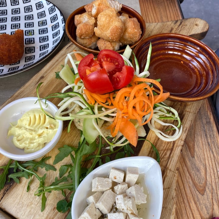 photo of Rifugio Romano ANTIPASTO DEL RIFUGIO VEGAN shared by @valematteo on  14 Dec 2022 - review