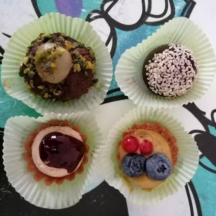 review photo of Leccornie Pasticcini misti shared by @misscuoricina on 05 Apr 2022 - review