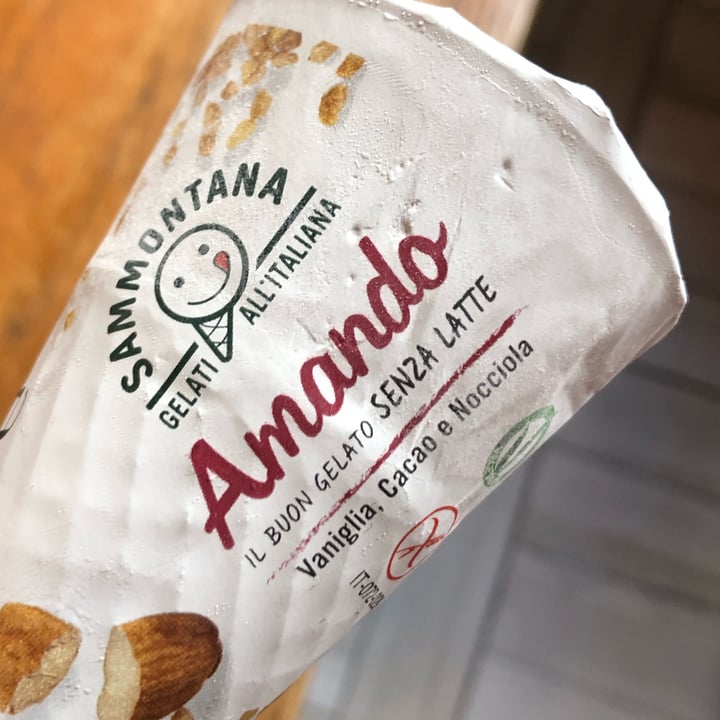 review photo of Sammontana Amando Vaniglia, Cacao e Nocciola shared by @hydrochloriide on 18 Apr 2022 - review