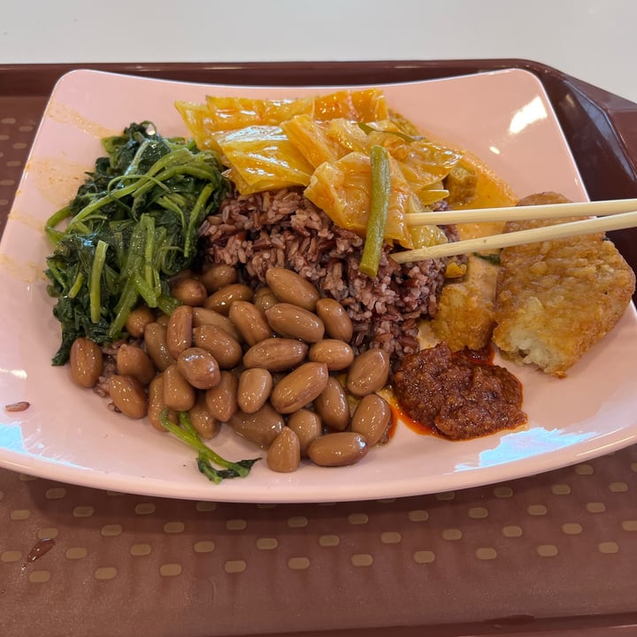 photo of North Spine Food Court Brown rice and 3 choices shared by @flexivegan on  05 May 2022 - review