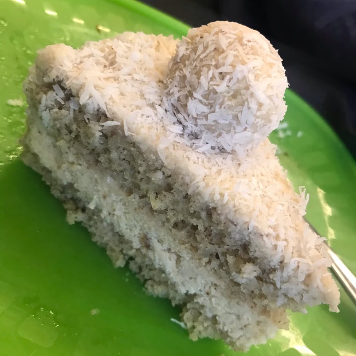 photo of Wani - Vegan Bakery Torta "Raffaello" shared by @camimira on  12 Apr 2022 - review