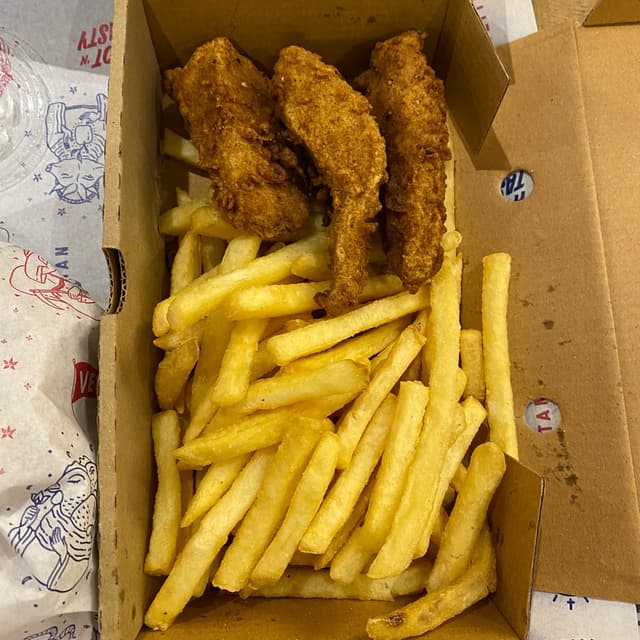 Photo of the dish “Strips & Chips”