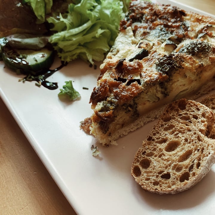 photo of Café Loyal® Quiche shared by @naturallycheyenne on  11 Oct 2020 - review