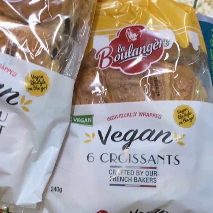 photo of La Boulangère 6 Croissants shared by @hannini on  05 Dec 2020 - review