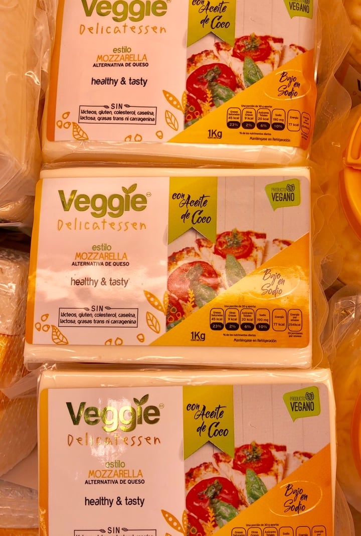 photo of Veggie Cheese Queso Veggie Cheese shared by @anandanatalia on  28 Feb 2020 - review