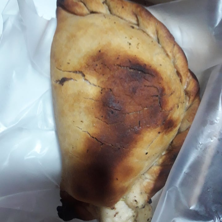 photo of Pizzeria El Golpe Calzone De Jamón Y Quesofu shared by @yaam on  02 Jan 2022 - review