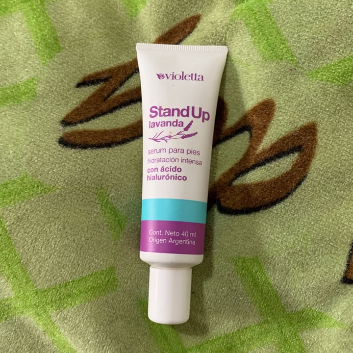 review photo of Violetta cosméticos Stand up serum para pies lavanda shared by @lauravegana1991 on 16 Jul 2021 - review