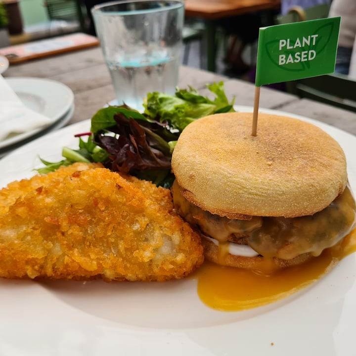 photo of Privé CHIJMES Prive Sausage Muffin shared by @gretchforveg on  15 Sep 2020 - review