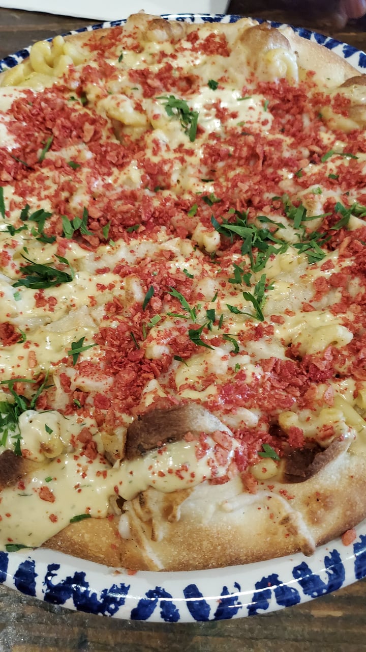 review photo of VegeNation Mac n cheese pizza shared by @sunny4earth on 26 Feb 2022 - review