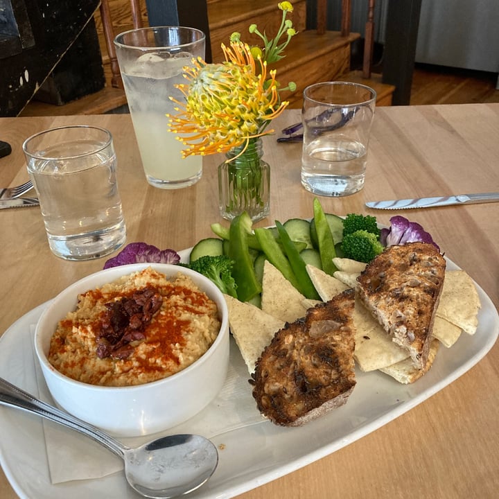 review photo of Duke's Alehouse and Kitchen Jalopeño hummus with olive tapenade shared by @blackbetty on 29 Jul 2021 - review