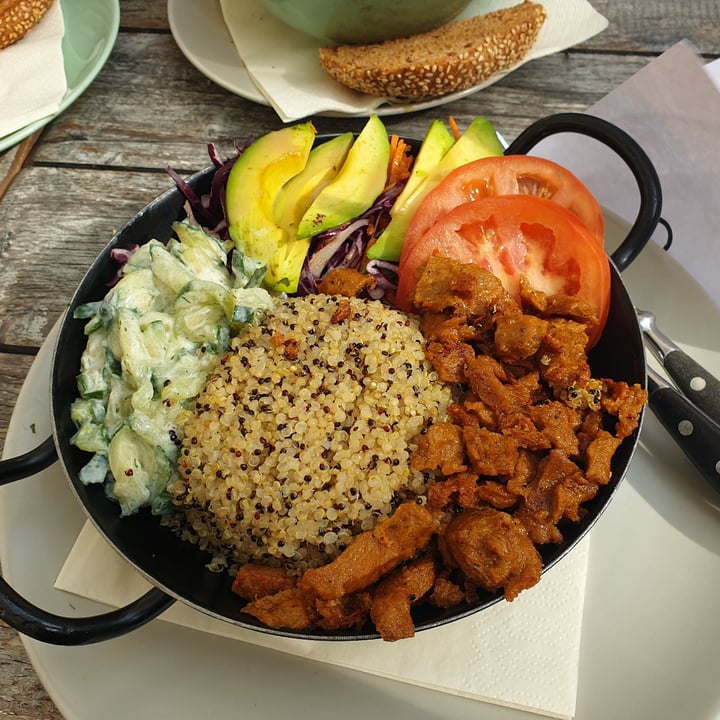 photo of Veggiezz Vegan Gyros Bowl shared by @janaplantpowered on  21 Sep 2020 - review