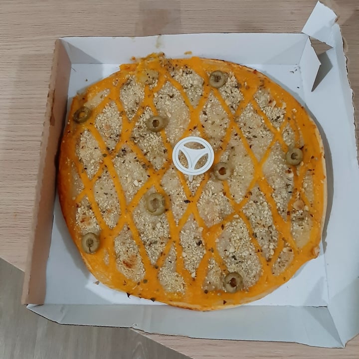 photo of Terra de Gaia Pizzaria Vegana Pizza 4 queijos shared by @gutovegano on  10 Oct 2021 - review