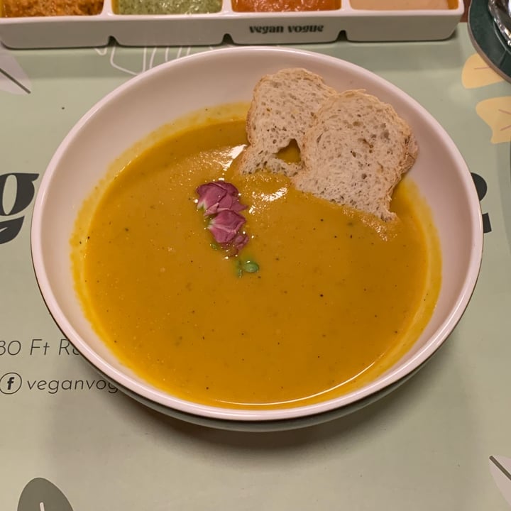photo of Vegan Vogue Roasted Carrot and Ginger Soup shared by @pv on  06 Feb 2022 - review