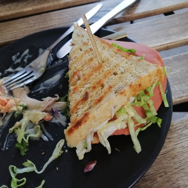 review photo of Café Vegetal Sándwich de jamón y queso shared by @mayu110 on 02 Feb 2022 - review