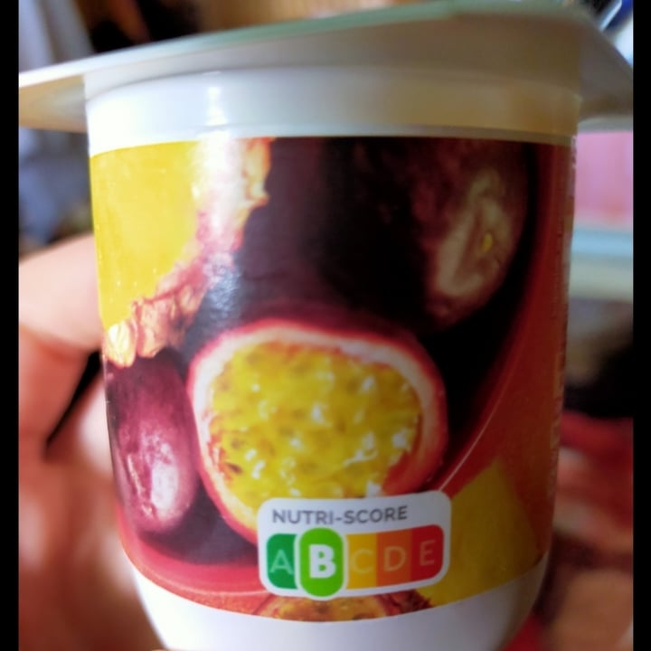 photo of Sojasun Yogurt ai pezzi di frutti della passione ed ananas e alle pesche shared by @larabeans on  25 Oct 2021 - review