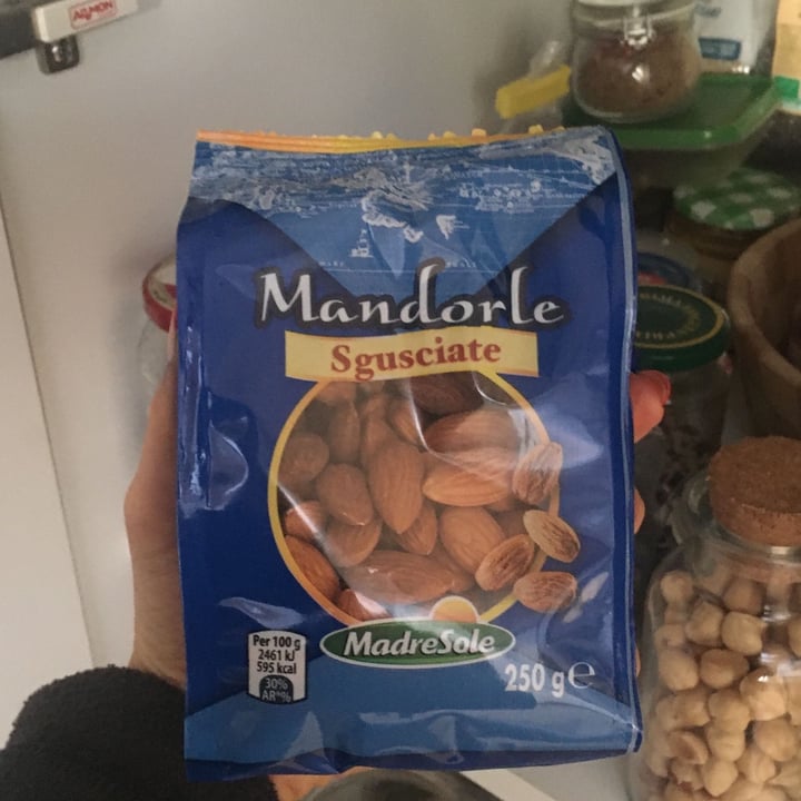 photo of Madresole Nocciole Sgusciate shared by @kiccccaa on  27 Nov 2021 - review
