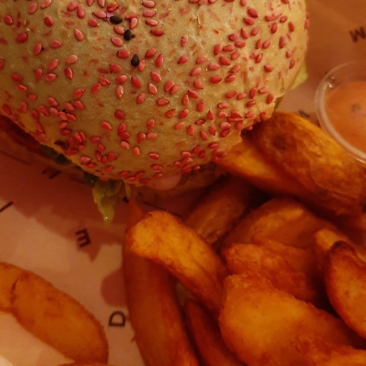 photo of Flower Burger Elf Burger shared by @cloooodi on  10 Mar 2022 - review