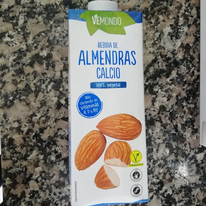 photo of Vemondo Bebida de Almendras Calcio shared by @miru on  21 Sep 2021 - review