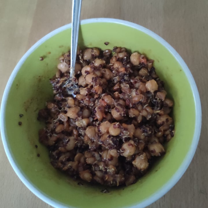photo of reis-fit Feelgood Kichererbsen mit Quinoa und Gemüse shared by @icecreamsurvive on  26 Jan 2023 - review