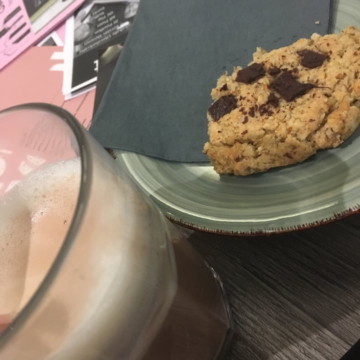photo of Sonis Extrazimmer Cookie & Oatly Hot Cocoa shared by @claram on  28 Sep 2020 - review