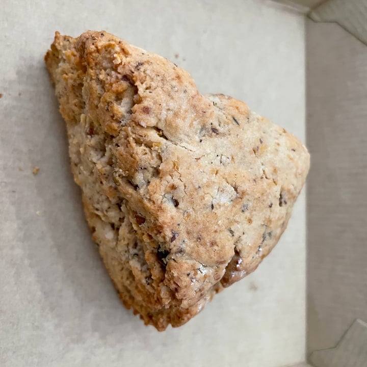 photo of Root2RiseNY Cranberry pecan scone shared by @janetisvegan on  20 Feb 2022 - review