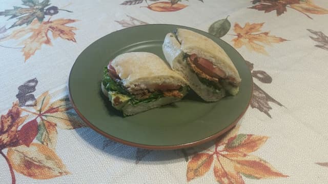 「T T L A Sandwich」の料理の写真