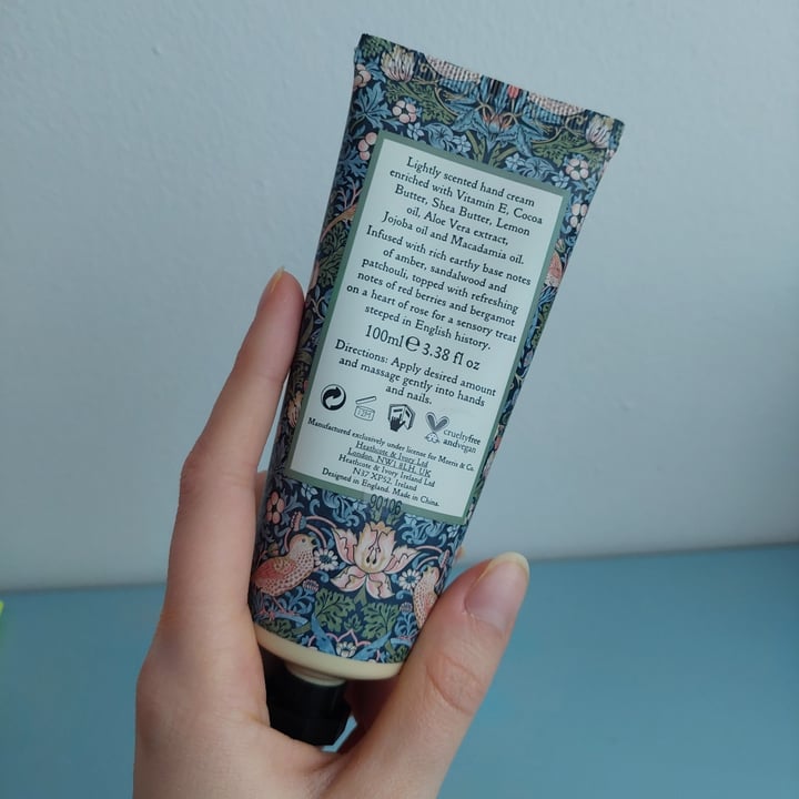 photo of Morris & co Shea butter hand cream shared by @ariig on  31 Jan 2022 - review