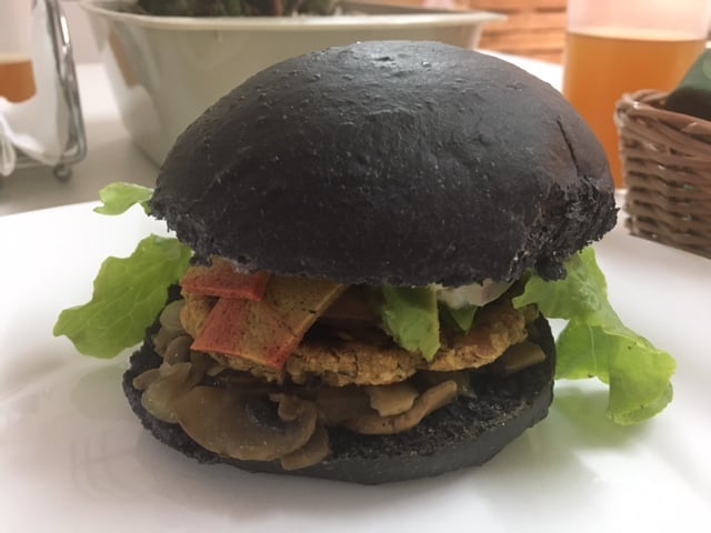review photo of Ahimsa Vegan Food Hamburguesa Ecuatoriana shared by @leslie on 06 Apr 2018 - review