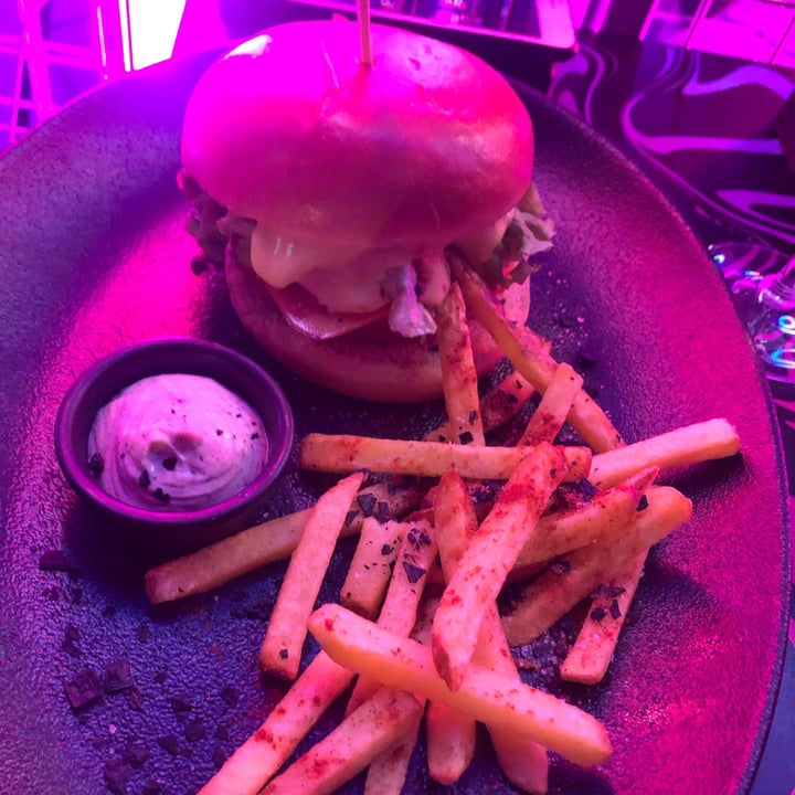 review photo of Guakame Street Food Hamburguesa Guakame shared by @mariacrtez on 01 Apr 2022 - review