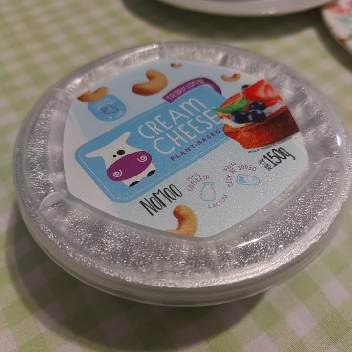 photo of NOMOO Plant-Based Brasil Cream Cheese shared by @claudiafranco on  30 Nov 2022 - review