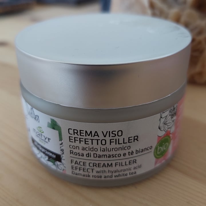photo of Natyr Crema viso effetto filler rosa di damasco e the bianco shared by @lazycrazyveg on  26 Mar 2022 - review