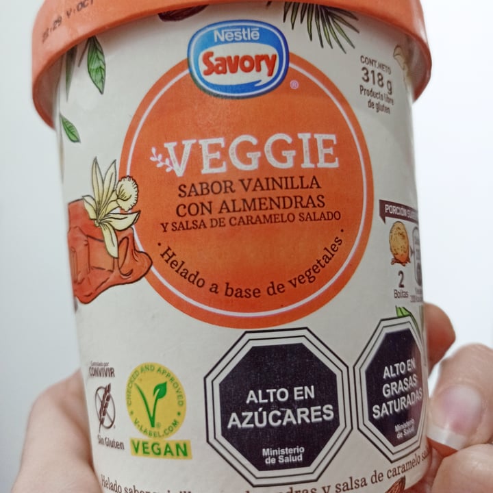 photo of Nestlé Veggie Sabor Vainilla con Almendras shared by @vitomhm on  16 Nov 2020 - review