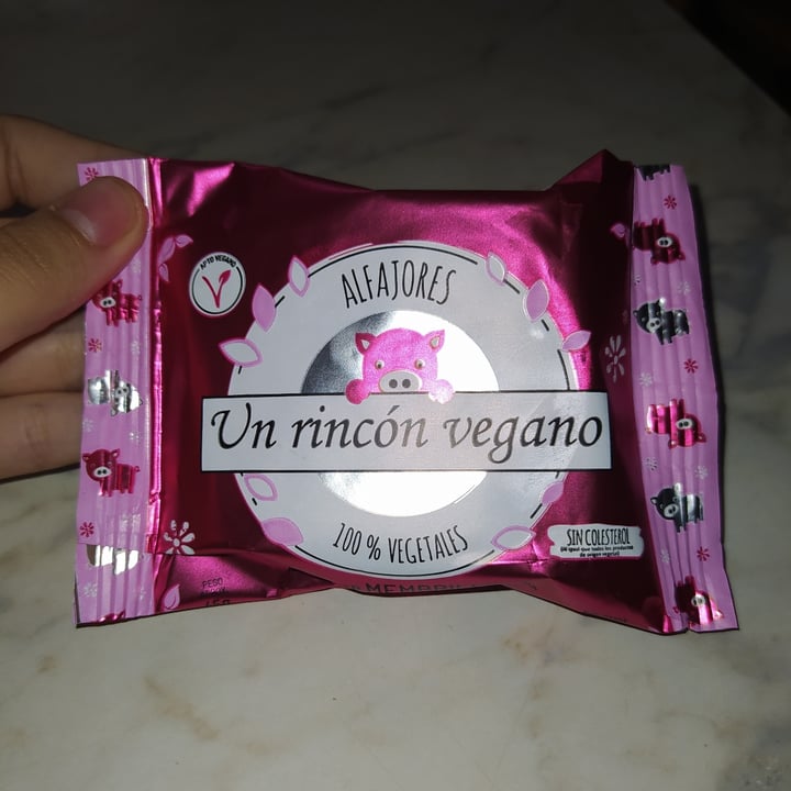photo of Un Rincón Vegano Alfajor de Membrillo shared by @antobubillo on  13 Mar 2021 - review