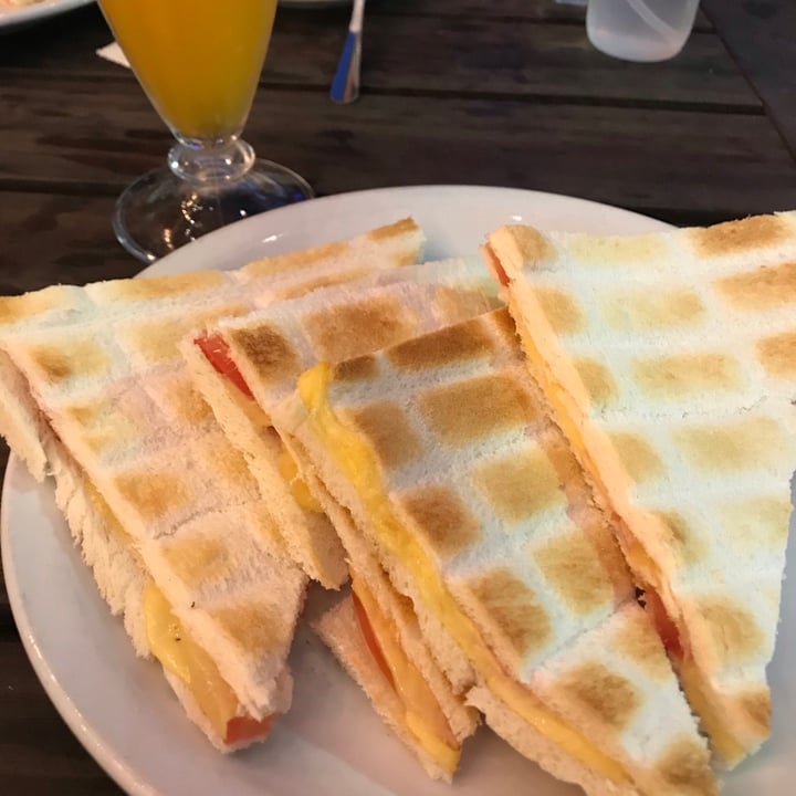 photo of Dolce Vita Tostado De Tomate Y queso shared by @juanalopez on  13 Dec 2020 - review