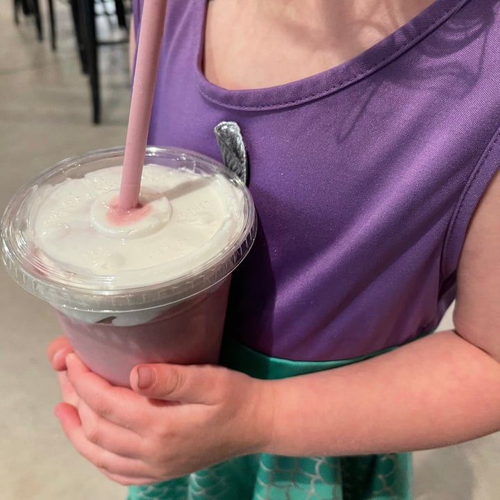 photo of The Little Kitchen Strawberry Shortcake Milkshake shared by @sgerber33 on  16 May 2021 - review
