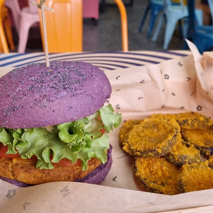photo of Flower Burger Purple Cheesy shared by @dantr on  15 Aug 2022 - review