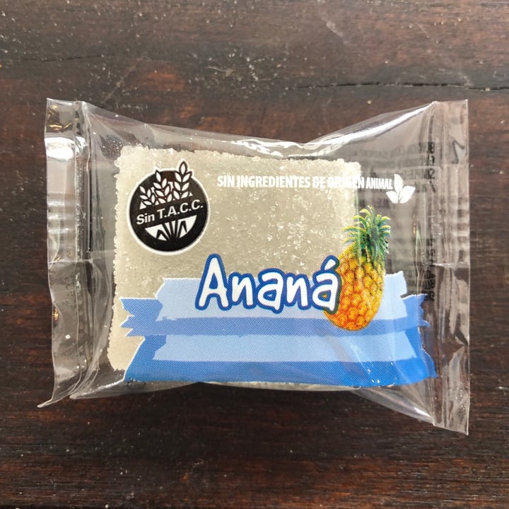 review photo of Cerro Azul Bombón sabor Ananá shared by @nazarenaspadolini on 04 Sep 2021 - review