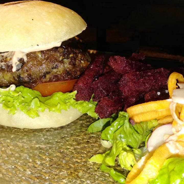 photo of Sage hula Burger shared by @xiulei on  21 Mar 2022 - review