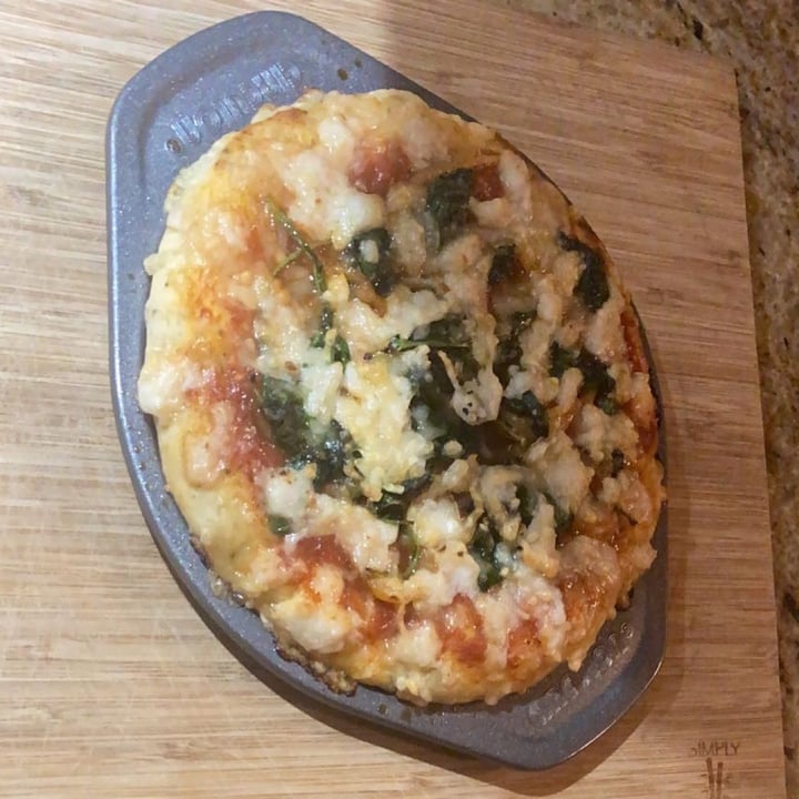 photo of Trader Joe's Garlic & herb pizza dough shared by @convicti0n on  29 Jul 2021 - review