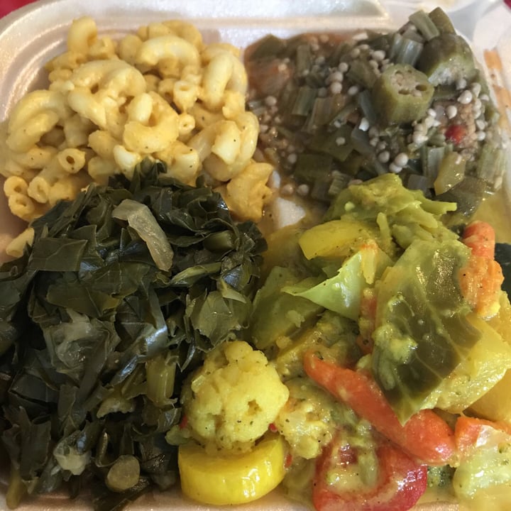 photo of Sweet Soulfood Soul food plate shared by @tanzaniteandturmeric on  23 Oct 2018 - review