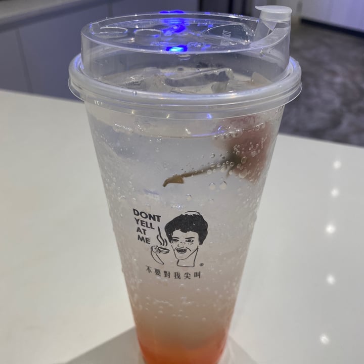 photo of Dont Yell At Me Cherry Blossom and Lychee Sparkling Water shared by @dommo on  20 Jun 2022 - review