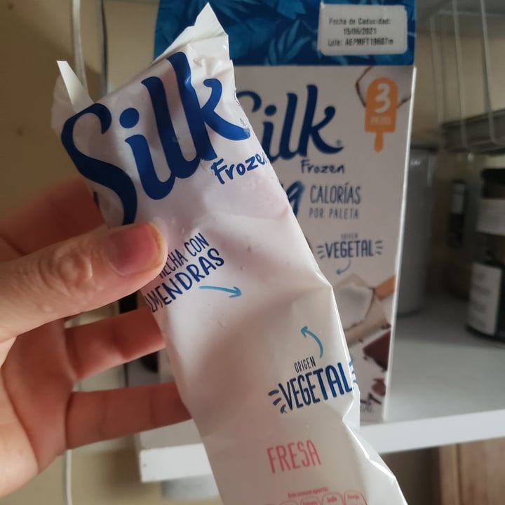 photo of Silk Frozen Paletas 4 Piezas shared by @blankapola on  02 Aug 2020 - review