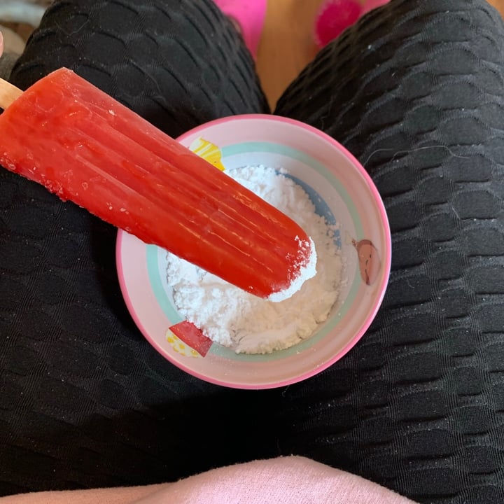 photo of Iceland Foods DipDabs Frozen Ice lollies shared by @chloetonihayward on  24 Jun 2021 - review